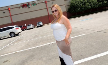 thick pregnant women beautiful nude image