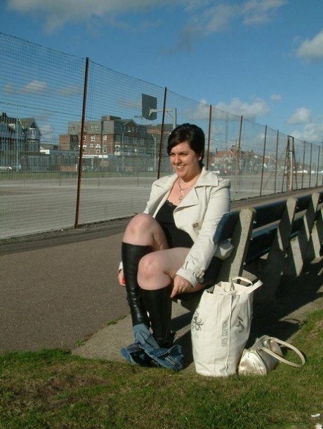 curvy teen sister pretty img