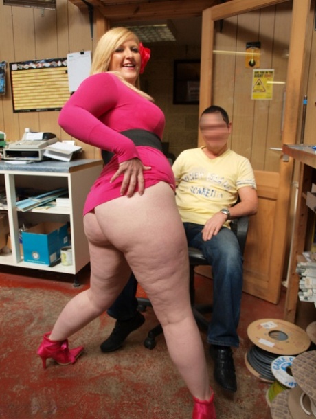curvy blackmail free archive