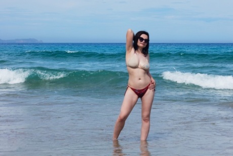 thick italian woman beautiful naked img
