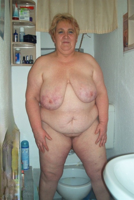 fat rolls beautiful naked photo