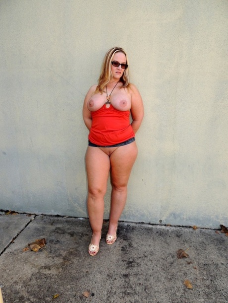 mia hawthorn bbw adult galleries