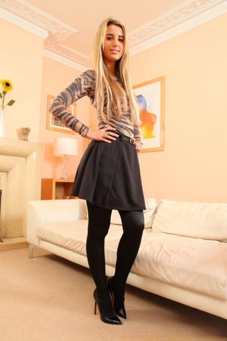 curvy blonde stockings xxx photo